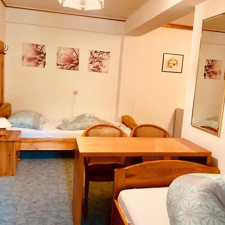Motel Brunner Apartments & Zimmer 巴德艾森卡珀尔 客房 照片