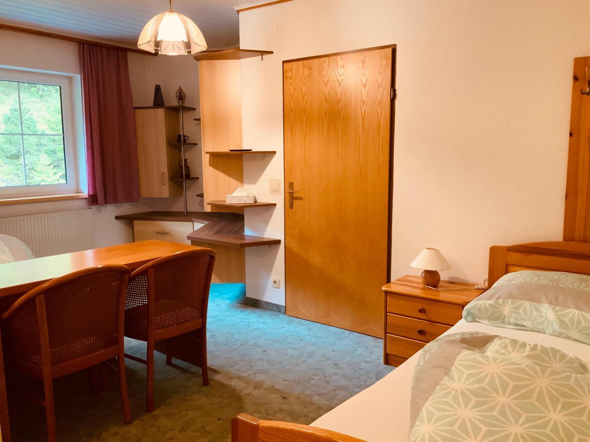 Motel Brunner Apartments & Zimmer 巴德艾森卡珀尔 客房 照片