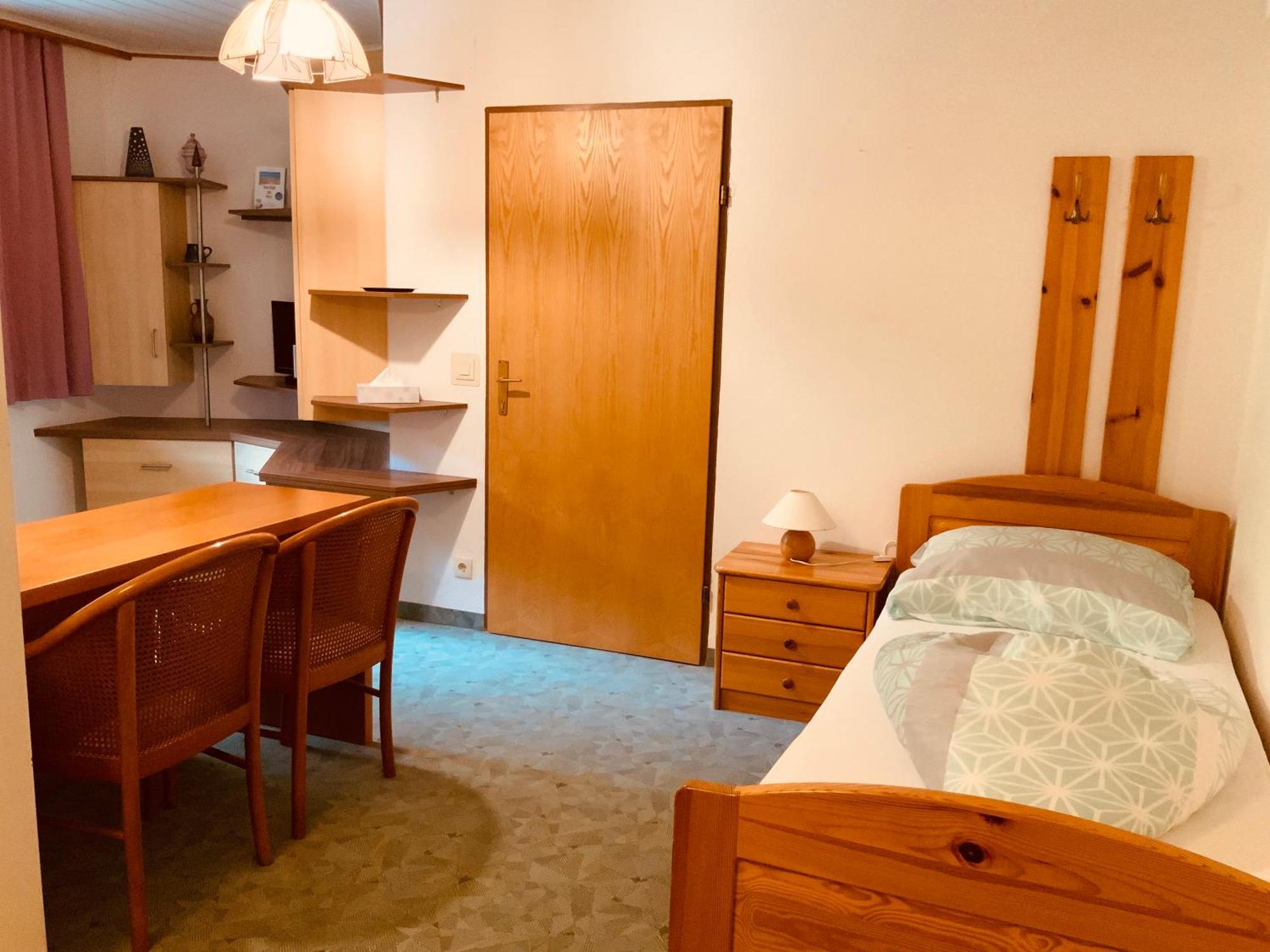 Motel Brunner Apartments & Zimmer 巴德艾森卡珀尔 客房 照片